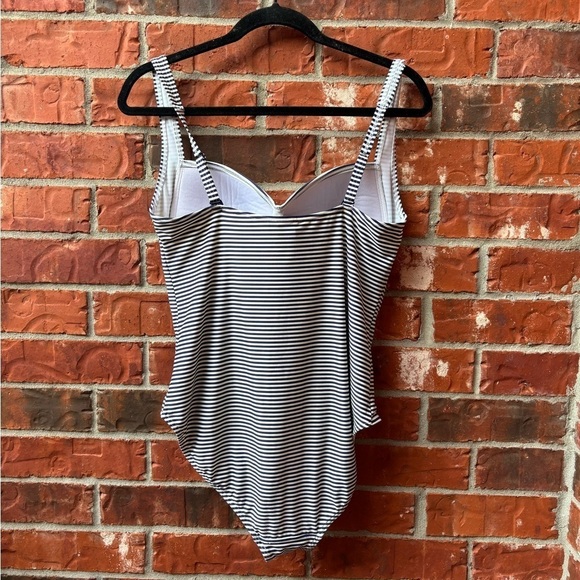 Niptuck 12 Multifit Cup Navy Stripe Ruched One Peice Swim Bathing Suit Pinup - Picture 5 of 11